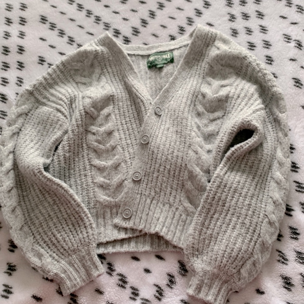 Fuzzy American Eagle light grey cardigan